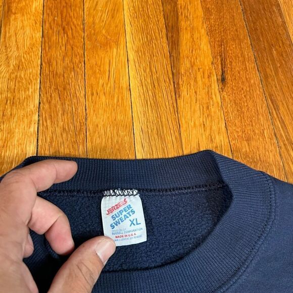 Vintage Looney Tunes Sweatshirt - Picture 7 of 8